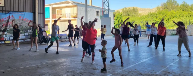 Actividades en Blesa, verano 2025. Bailando zumba